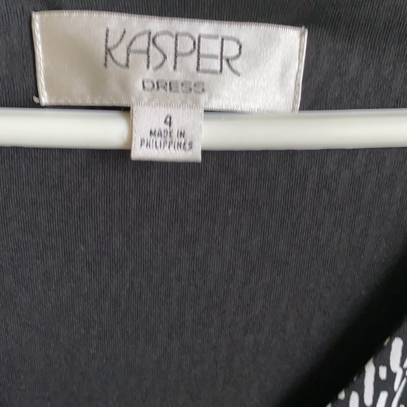 Wrap style dress - Picture 2 of 9